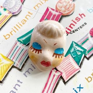Kitschy Lady Face Brooch